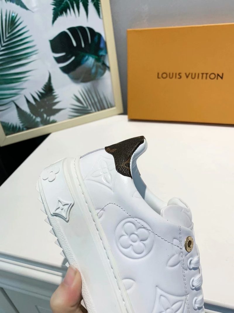 New Arrival Luv Sneaker 219 - Image 2