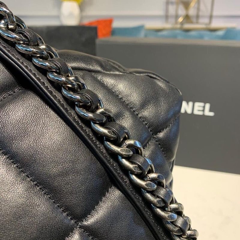 CHL 19 HandBag Black For Women 11.8in/30cm - Image 9