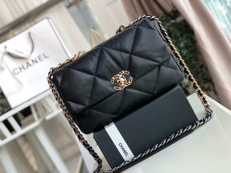 CHL 19 HandBag Black For Women 11.8in/30cm - Image 2