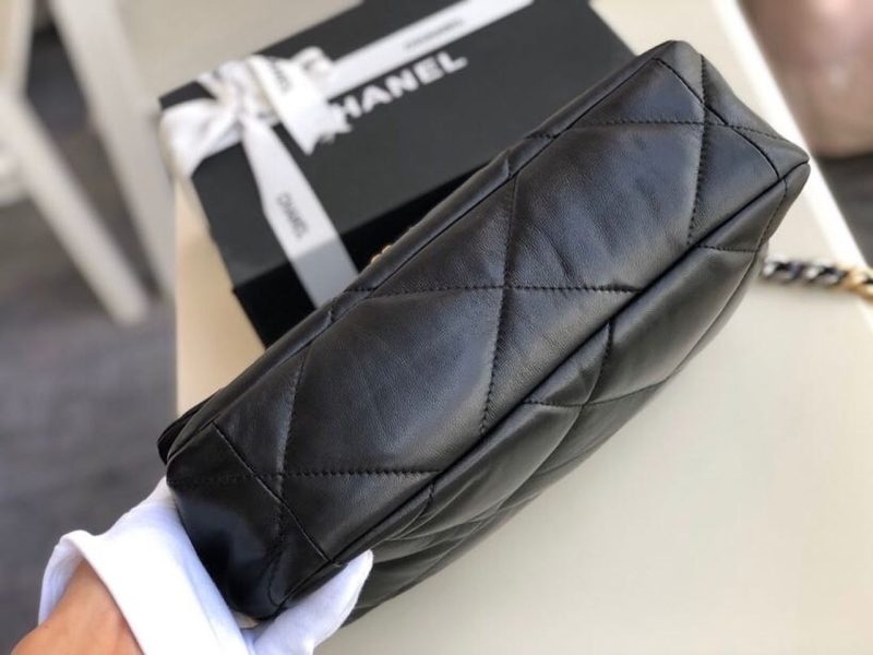 CHL 19 HandBag Black For Women 11.8in/30cm - Image 4