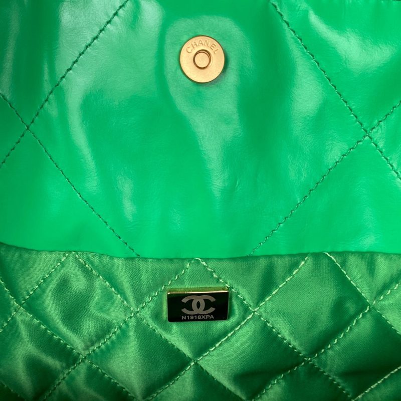 CHL 22 Handbag Gold Hardware Shiny Green For Women, Women’s Handbags, Shoulder Bags 16.5in/38cm AS3261 - Image 5