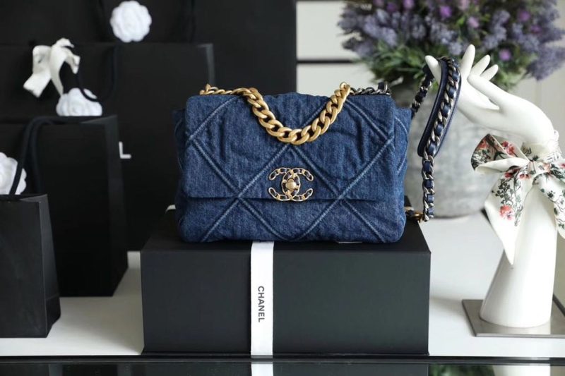 CHL 19 Handbag Denim Blue For Women, Women’s Flap Bag, Shoulder And Crossbody Bags 10.1in/26cm AS1160 B02876 N6832 - Image 3