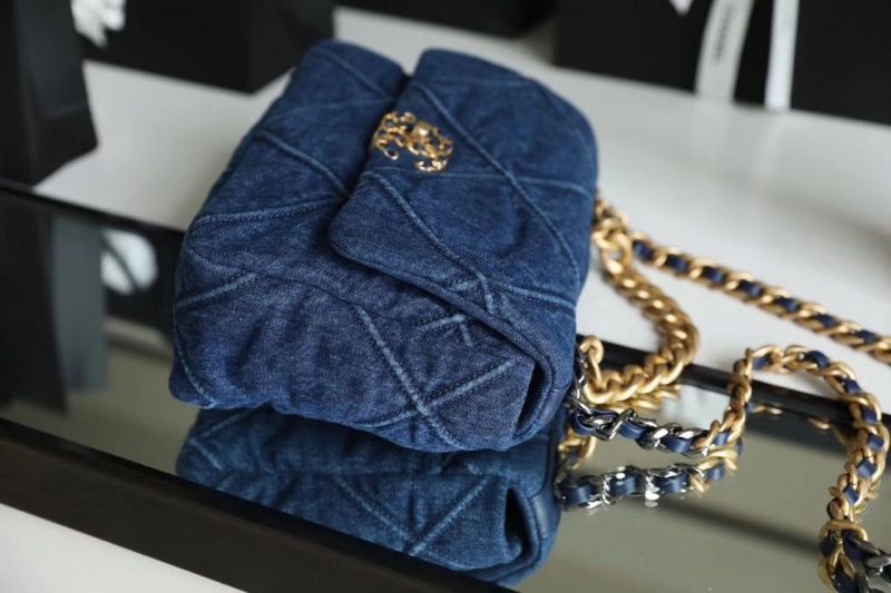 CHL 19 Handbag Denim Blue For Women, Women’s Flap Bag, Shoulder And Crossbody Bags 10.1in/26cm AS1160 B02876 N6832 - Image 5