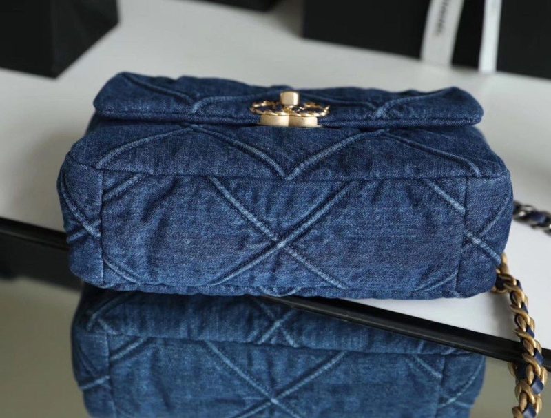 CHL 19 Handbag Denim Blue For Women, Women’s Flap Bag, Shoulder And Crossbody Bags 10.1in/26cm AS1160 B02876 N6832 - Image 7