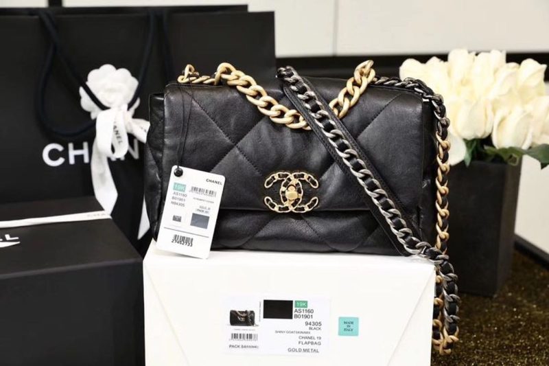 CHL 19 Handbag 26cm Black For Women AS1160 B04852 94305 - Image 2