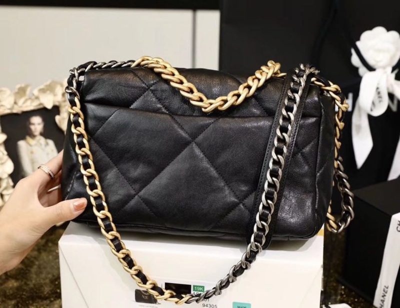 CHL 19 Handbag 26cm Black For Women AS1160 B04852 94305 - Image 6