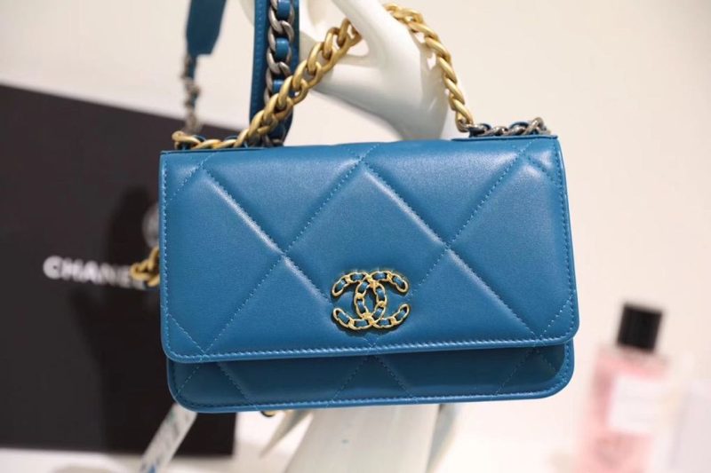 CHL 19 WOC Flap Bag 20cm Goatskin Leather Spring/Summer Act 1 Collection, Blue - Image 7