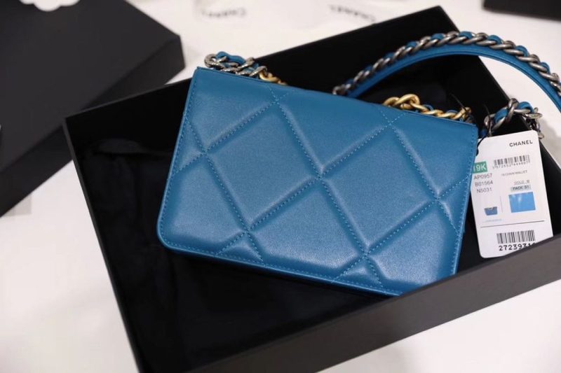 CHL 19 WOC Flap Bag 20cm Goatskin Leather Spring/Summer Act 1 Collection, Blue - Image 6