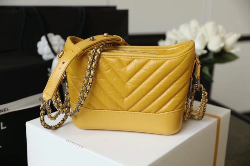 CHL Chevron Gabrielle Hobo Bag 20cm Aged Calfskin Leather Spring/Summer Act 1 Collection, Yellow - Image 4