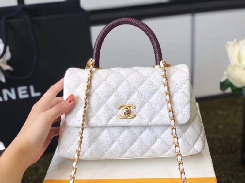 CHL Coco Handle Quilted Lizard Handle Bag 24cm Caviar Leather Gold Hardware Spring/Summer Act 1 Collection, White - Image 4