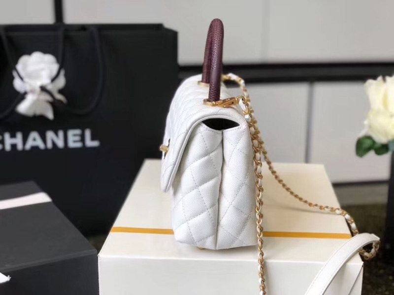 CHL Coco Handle Quilted Lizard Handle Bag 24cm Caviar Leather Gold Hardware Spring/Summer Act 1 Collection, White - Image 9