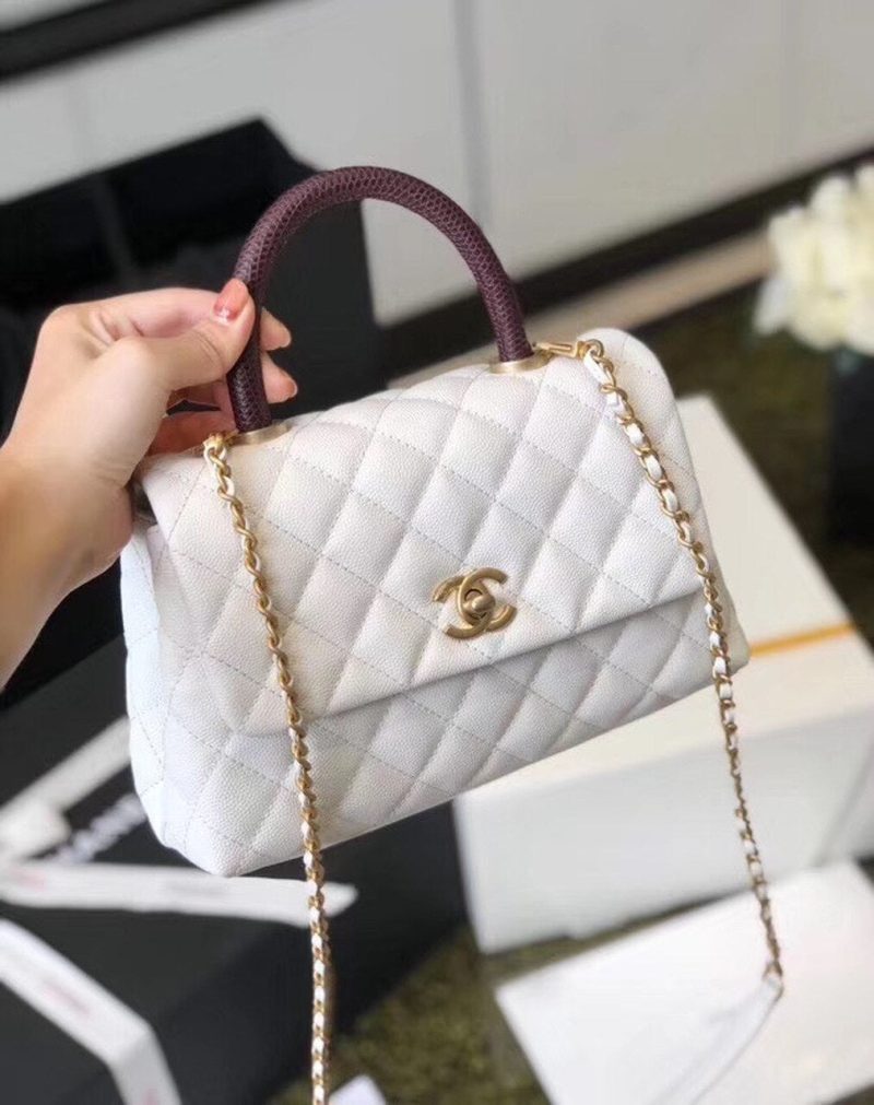 CHL Coco Handle Quilted Lizard Handle Bag 24cm Caviar Leather Gold Hardware Spring/Summer Act 1 Collection, White - Image 5