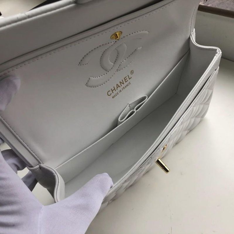 CHL Classic Handbag Gold Toned Hardware White For Women, Women’s Bags, Shoulder And Crossbody Bags 10.2in/26cm A01112 - Image 8