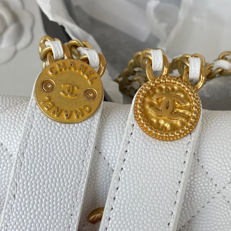CHL Clutch With Chain Gold Hardware Grained Shinny White For Women, Women’s Handbags, Shoulder Bags 4.7in/12cm AP2857 - Image 9