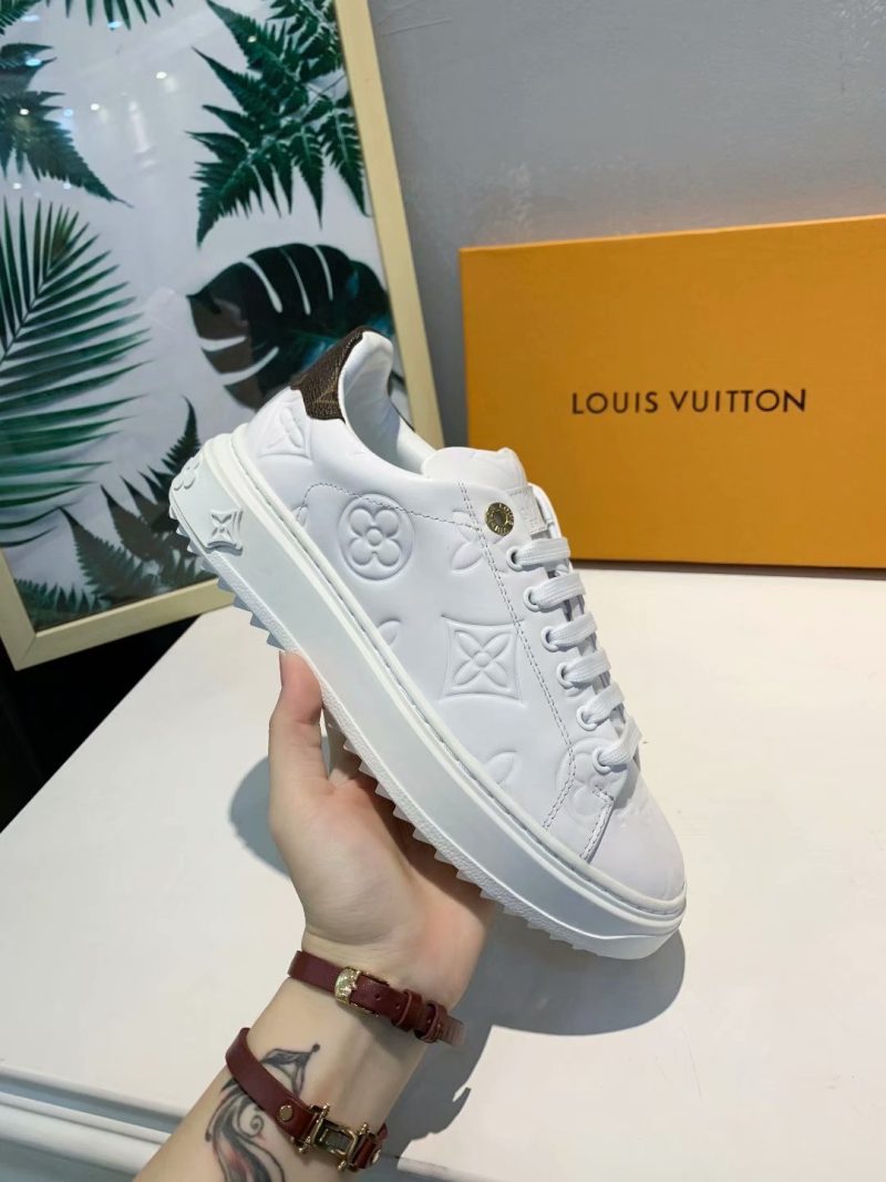 New Arrival Luv Sneaker 219 - Image 3