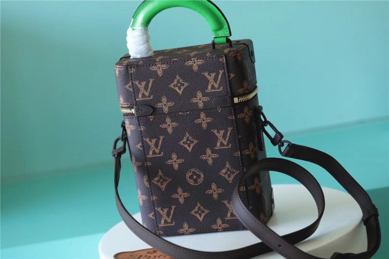 LV Vertical Box Trunk Monogram Canvas For Men, Bags, Shoulder And Crossbody Bags 8.7in/22cm LV M59664 - Image 6