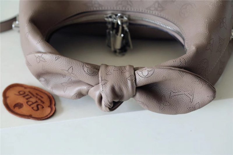 LV Why Knot MM Mahina Galet Beige For Women,  Shoulder And Crossbody Bags 13.4in/34cm LV M20787 - Image 5