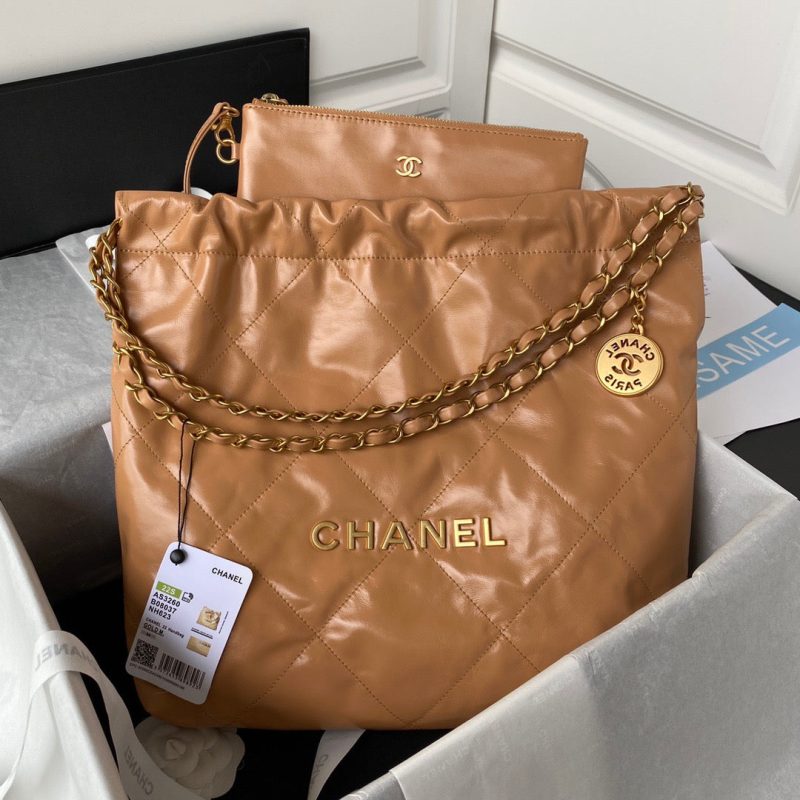 CHL 22 Handbag Gold Hardware Shiny Camel For Women, Women’s Handbags, Shoulder Bags 16.5in/38cm AS3261 B08037 NB356