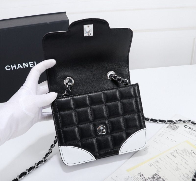 CHL 19 Handbag 7in/18cm Black/White For Women - Image 2