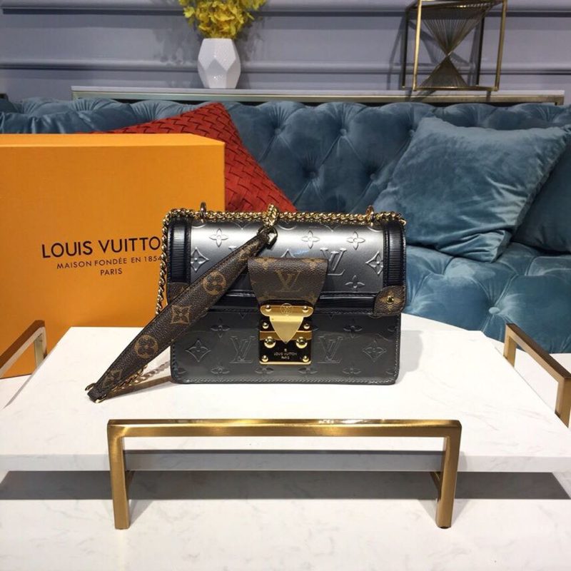 LV Wynwood Chain Bag Monogram Vernis, Epi And Monogram Canvas For Women, WoBags, Shoulder And Crossbody Bags 8.3in/21cm LV M90516 - Image 2