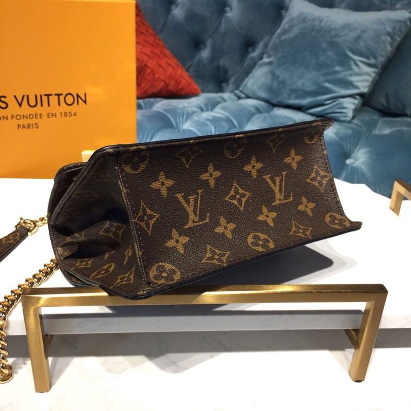 LV Wynwood Chain Bag Monogram Vernis, Epi And Monogram Canvas For Women, WoBags, Shoulder And Crossbody Bags 8.3in/21cm LV M90516 - Image 7