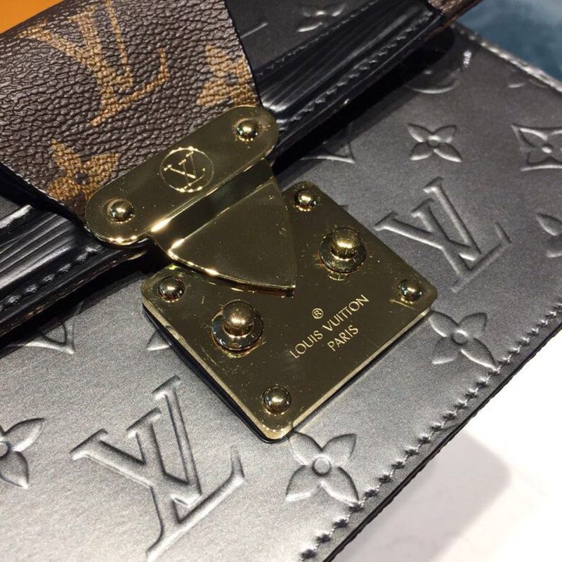 LV Wynwood Chain Bag Monogram Vernis, Epi And Monogram Canvas For Women, WoBags, Shoulder And Crossbody Bags 8.3in/21cm LV M90516 - Image 9
