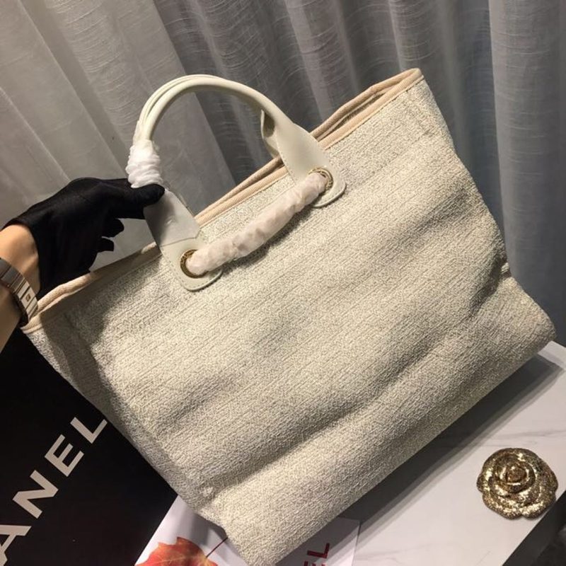 CHL Deauville Tote Tweed Canvas Bag Fall/Winter Collection, Beige/Cream/Gold/Multi For Women 15in/38cm - Image 7