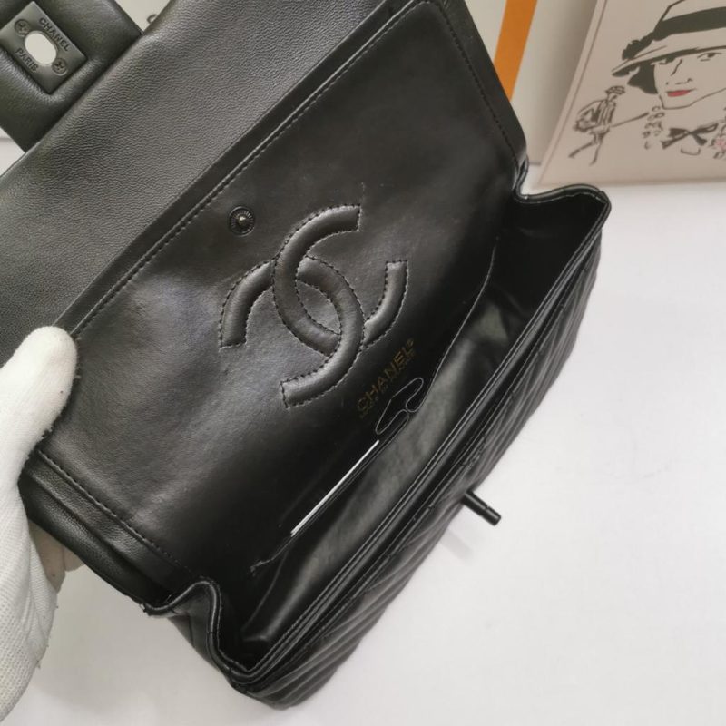 CHL Chevron Classic Handbag Black Hardware Black For Women, Women’s Bags, Shoulder And Crossbody Bags 10.2in/26cm - Image 6