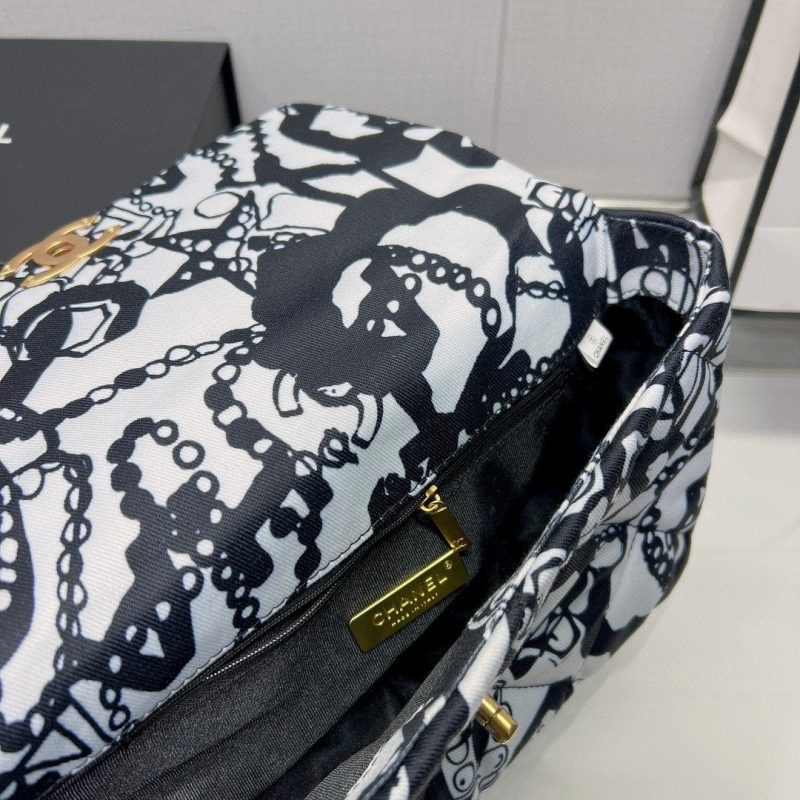 CHL 19 HandBag Printed Canvas Black And White For Women 11.8in/30cm - Image 8