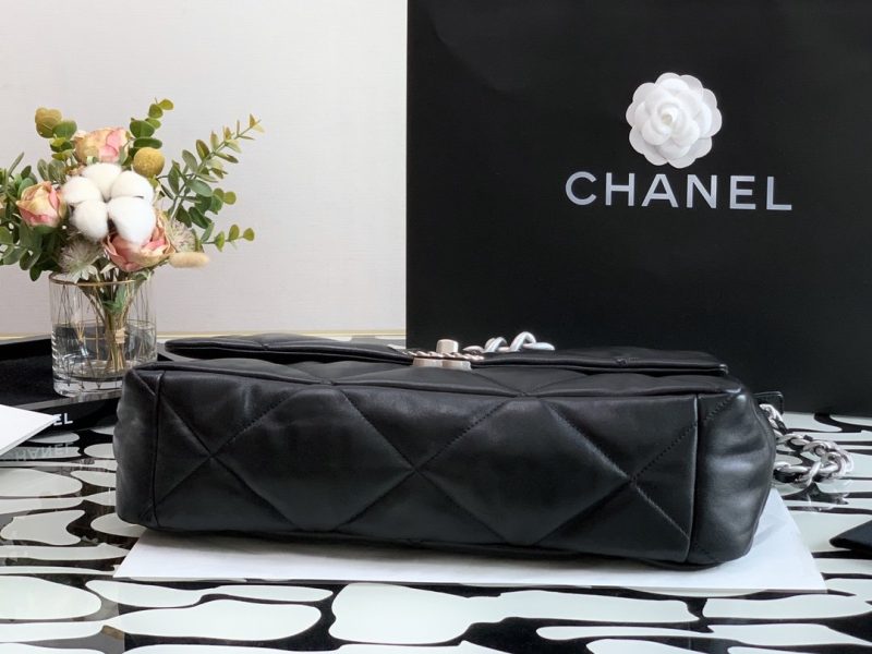CHL 19 Maxi Handbag Black For Women 14in/36cm - Image 6