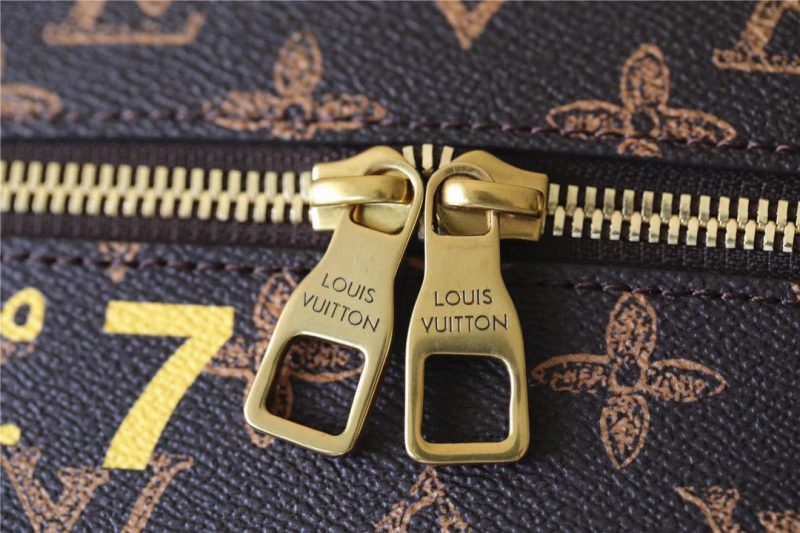 LV Vertical Box Trunk Monogram Canvas For Men, Bags, Shoulder And Crossbody Bags 8.7in/22cm LV M59664 - Image 2