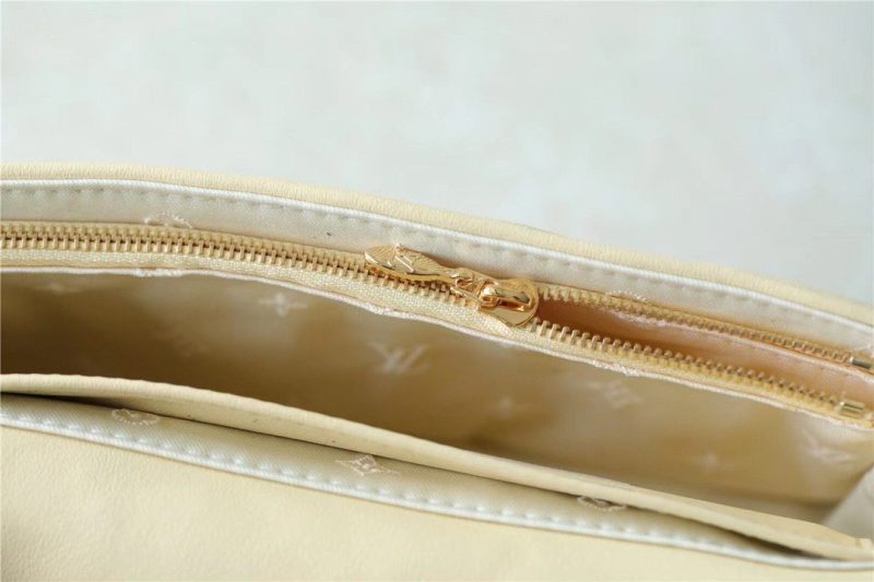 LV Wallet On Strap Bubblegram Monogram In Wallets and Small Leather Goods For Women Banane Yellow 7.9in/20cm LV M81400 - Image 2